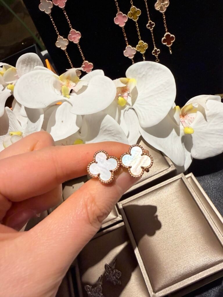 반클리프 아펠 — Van Cleef & Arpels
