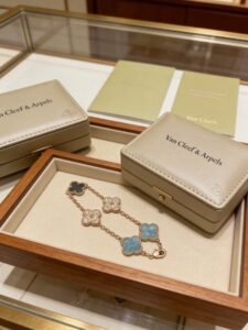 반클리프 아펠 — Van Cleef & Arpels
