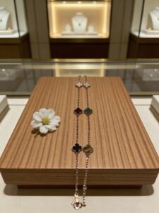 반클리프 아펠 — Van Cleef & Arpels